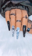 Load image into Gallery viewer, Black and Silver Press on Nails|NailzFirst
