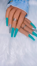 Load image into Gallery viewer, Tiffany Blue and Silver Glitter Press on Nails|Nailz First
