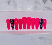 Load image into Gallery viewer, Pink and Black Flower Press on Nails|NailzFirst
