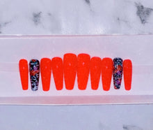 Load image into Gallery viewer, Red and Black Flower Press on Nails|NailzFirst
