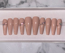 Load image into Gallery viewer, Elegant Nude Bling Press on Nails|Nailz First
