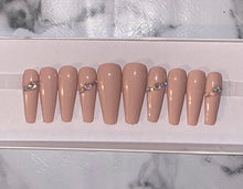 Load image into Gallery viewer, Elegant Nude Bling Press on Nails|Nailz First

