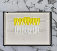 Load image into Gallery viewer, Yellow and White Press on Bundle Nail Set
